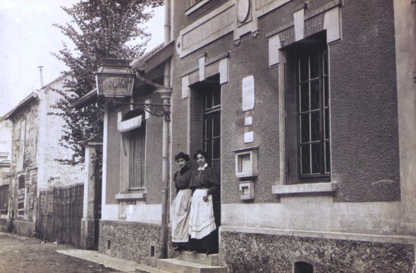 La poste et sa lanterne